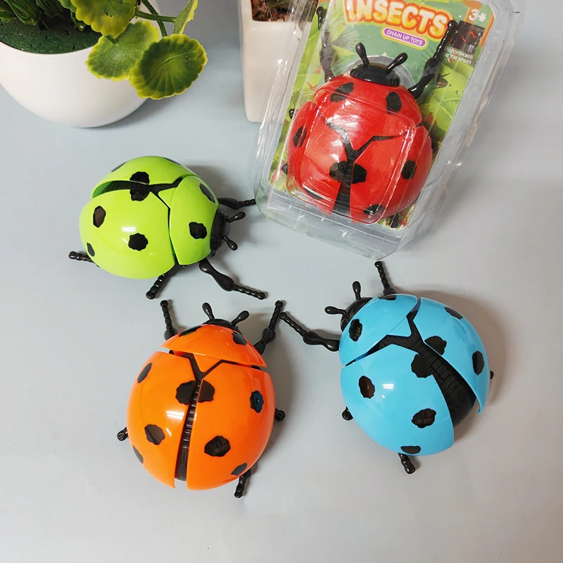 Manual Windup Toy Funny Ladybug Simulation Animal Clockwork Toys Creative Plastic Fake Scarab Beetle Crawl Small Toys Children