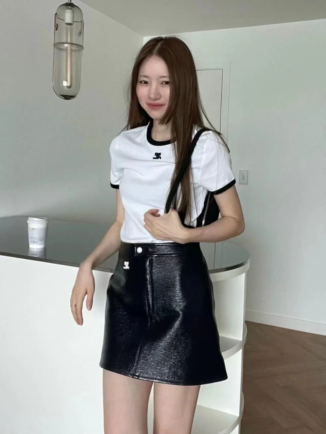 Nicho coreano Jennie's Same Contrasting Short Sleeved T-shirt para Mulheres, Simples e Slim Fit, Comprimento do Ombro, Colete Superior Emagrecedor