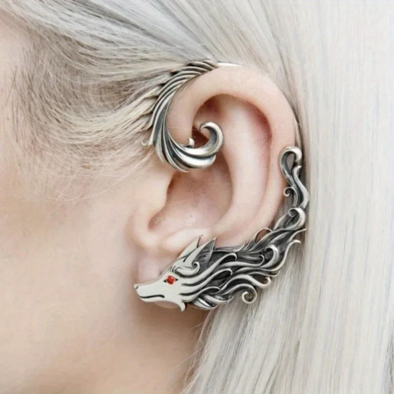 Vintage ethnische silberfarbene Metallschnitzerei Wolf Clip Ohrringe für Frauen Hip Hop Schmuck
