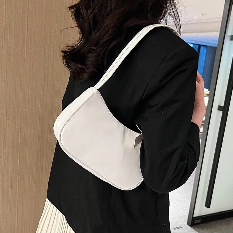 New Fashion Trend Retro Women's Casual Versatile Simple Underarm Solid Color Zipper Shoulder Bag