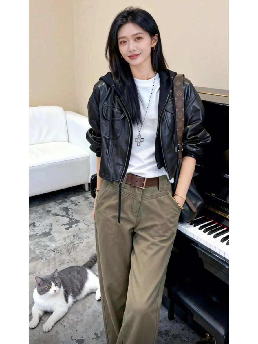 Jaqueta Feminina de Couro Curta com Capuz, Nova Coleção Outono Inverno, Estilo Cleanfit, Casaco Quente e Protetor