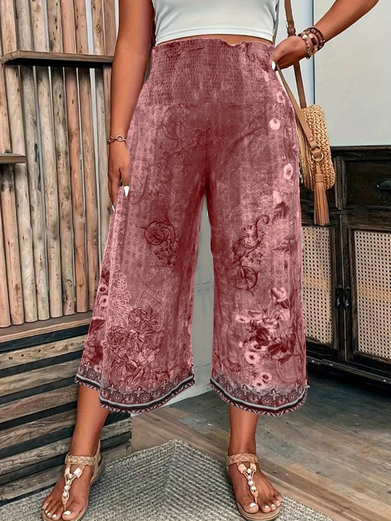 Vintage Purple Floral Paisley Border Print Plus Size Wide Leg Capri Pants, Elastic Smocked High Waist Soft Comfort Boho Casual All Season Printed Cropped Trousers With Pockets For Curvy Women