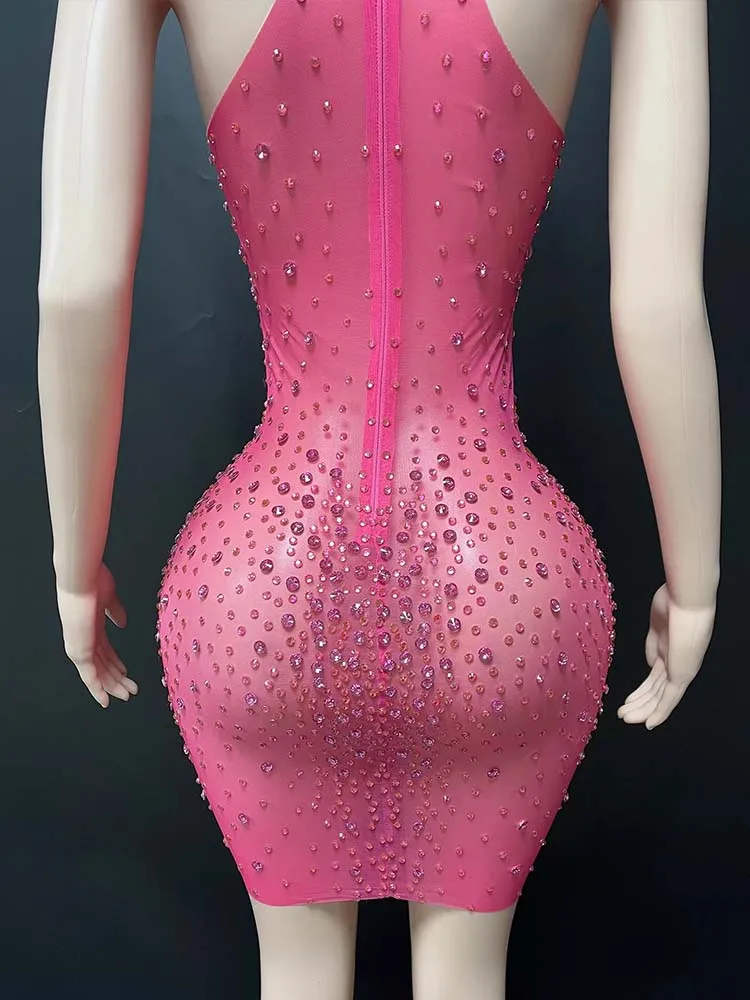 고품질 라인스톤 섹시한 홀터넥 메쉬 핑크 드레스 2025 신상 맞춤 여성 의류