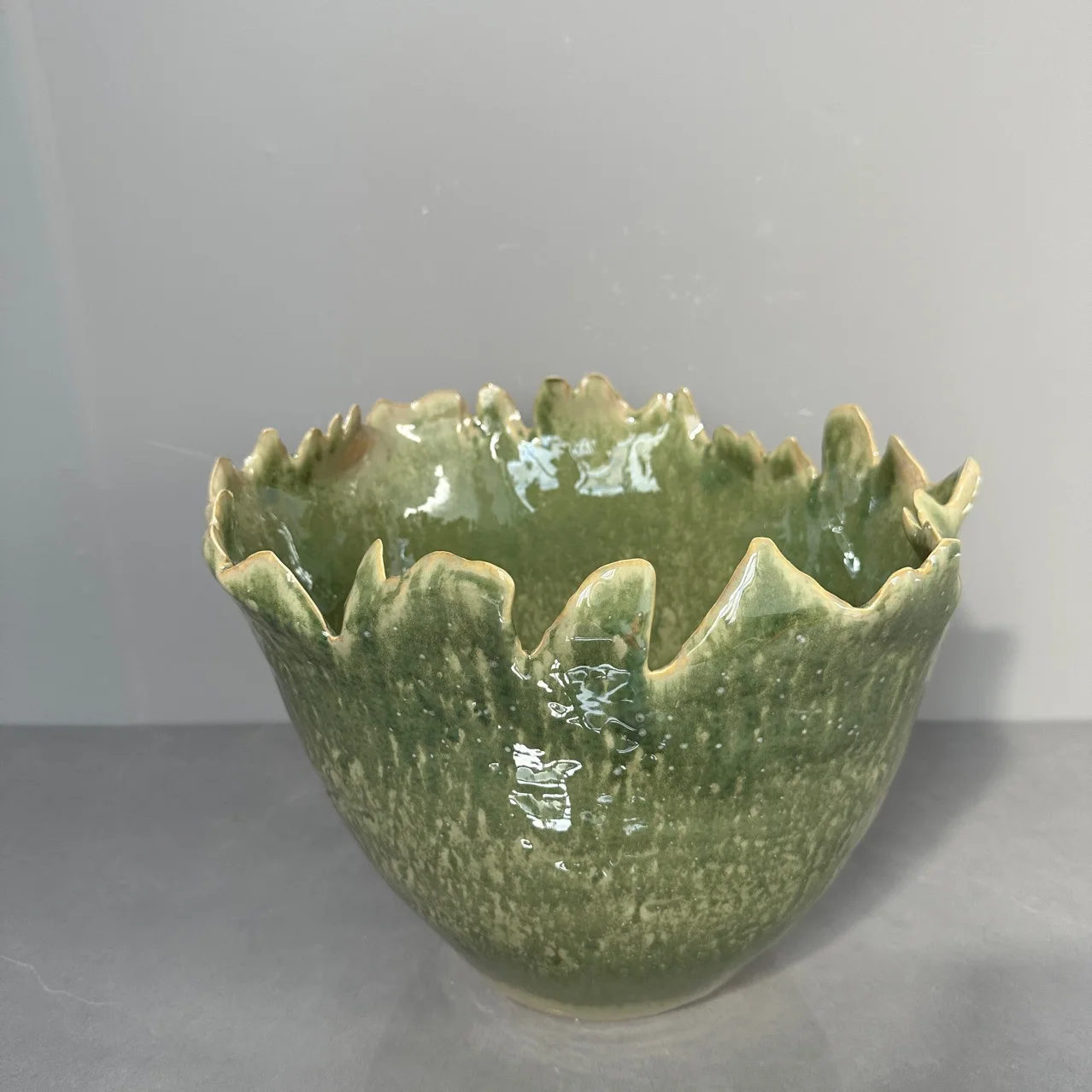 Simple and modern special-shaped kiln-changed ceramic flower ware model room sales office hotel living room study desktop decora