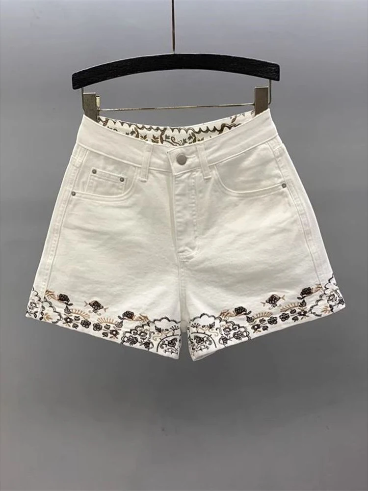 Neue Denim-Shorts mit weitem Bein im chinesischen Stil, Stickerei-Design, Damen, Sommer 2022, neue, hoch taillierte, lässige, vielseitige Hotpants