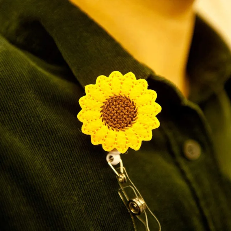 Sunflower Retractable Badge Reel for Medical Staff Flower Design ID Holder Nurse Name Tag Clip with Extendable Cord