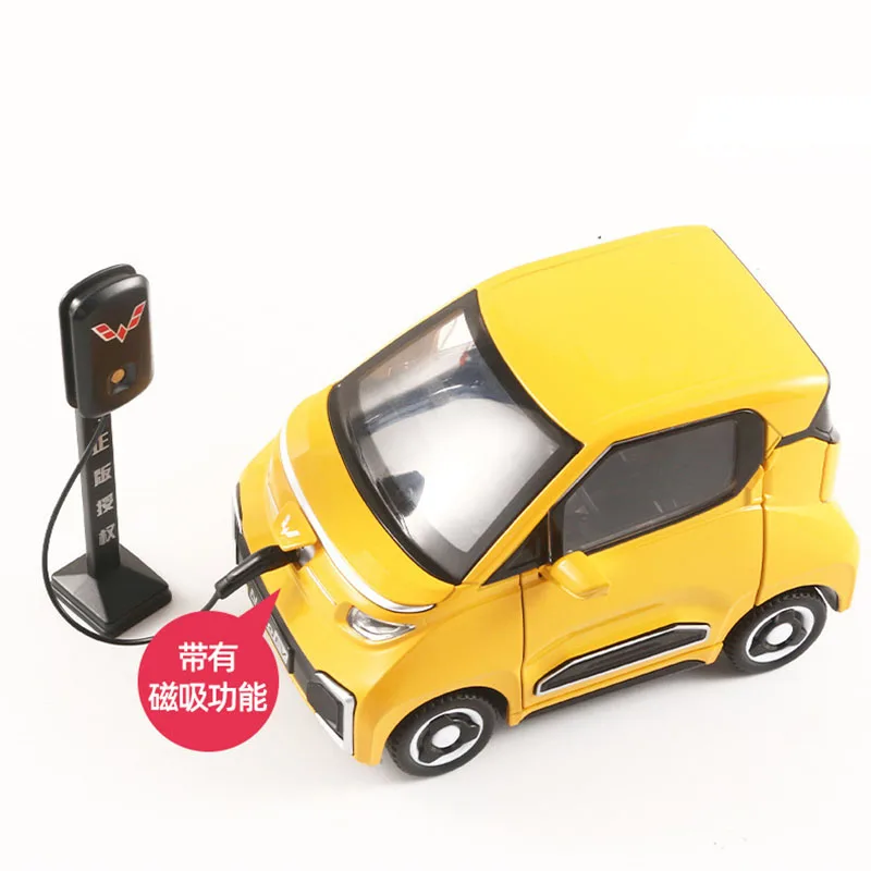 Wuling Nano EV シミュレート合金ダイキャストカーモデル、コレクションディスプレイ、大人子供ギフト、サウンドライト、1:18