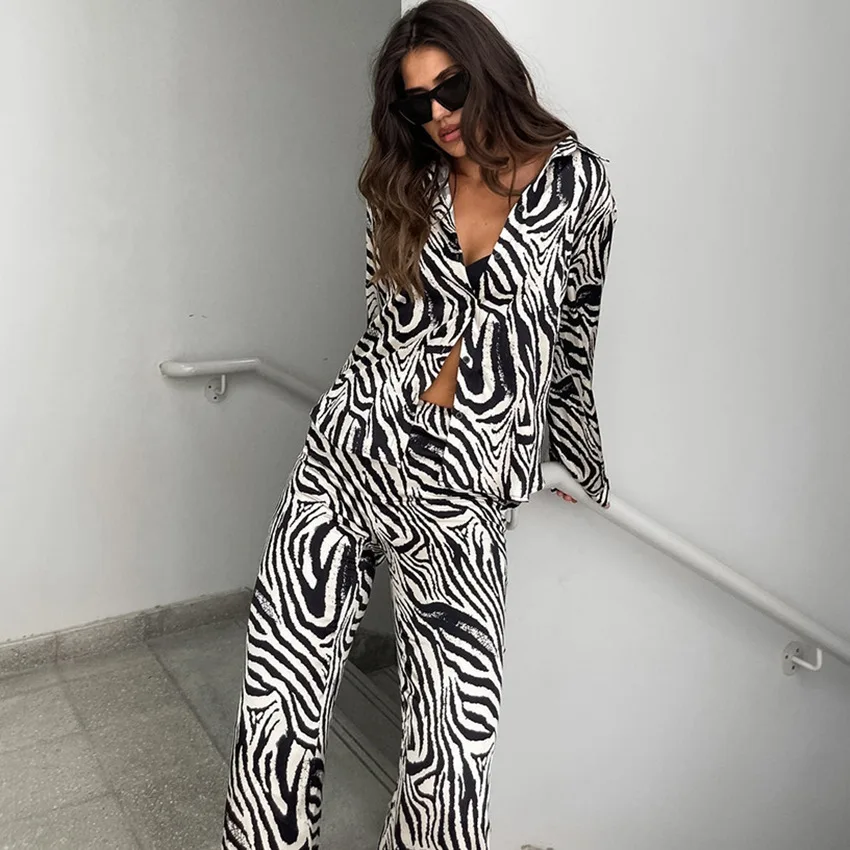 Autumn100% Terylene Zebra-striped Long-sleeved Shirt + Long Pants, Imitation Silk Home Wear for Women's Skin-friendly New Suit