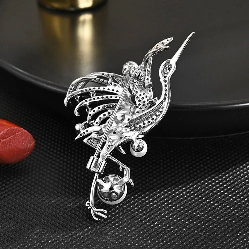 Luxury Cloud Crane Brooch for Men Women Elegant Full Rhinestone Freshwater Pearls Inlaid Jewelry Wedding Banquet Accessories Pin