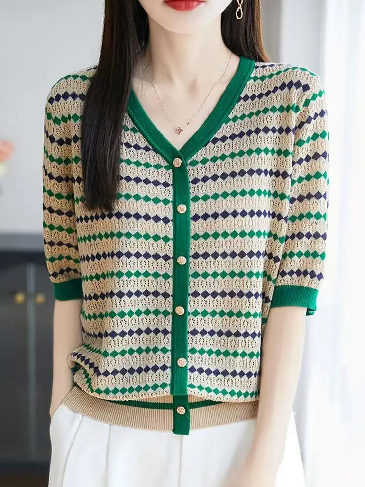 New Summer Large Size Women's Niche Fashion Contrasting Striped Rose Red Green Short-sleeved Knitted T-shirt view 4
