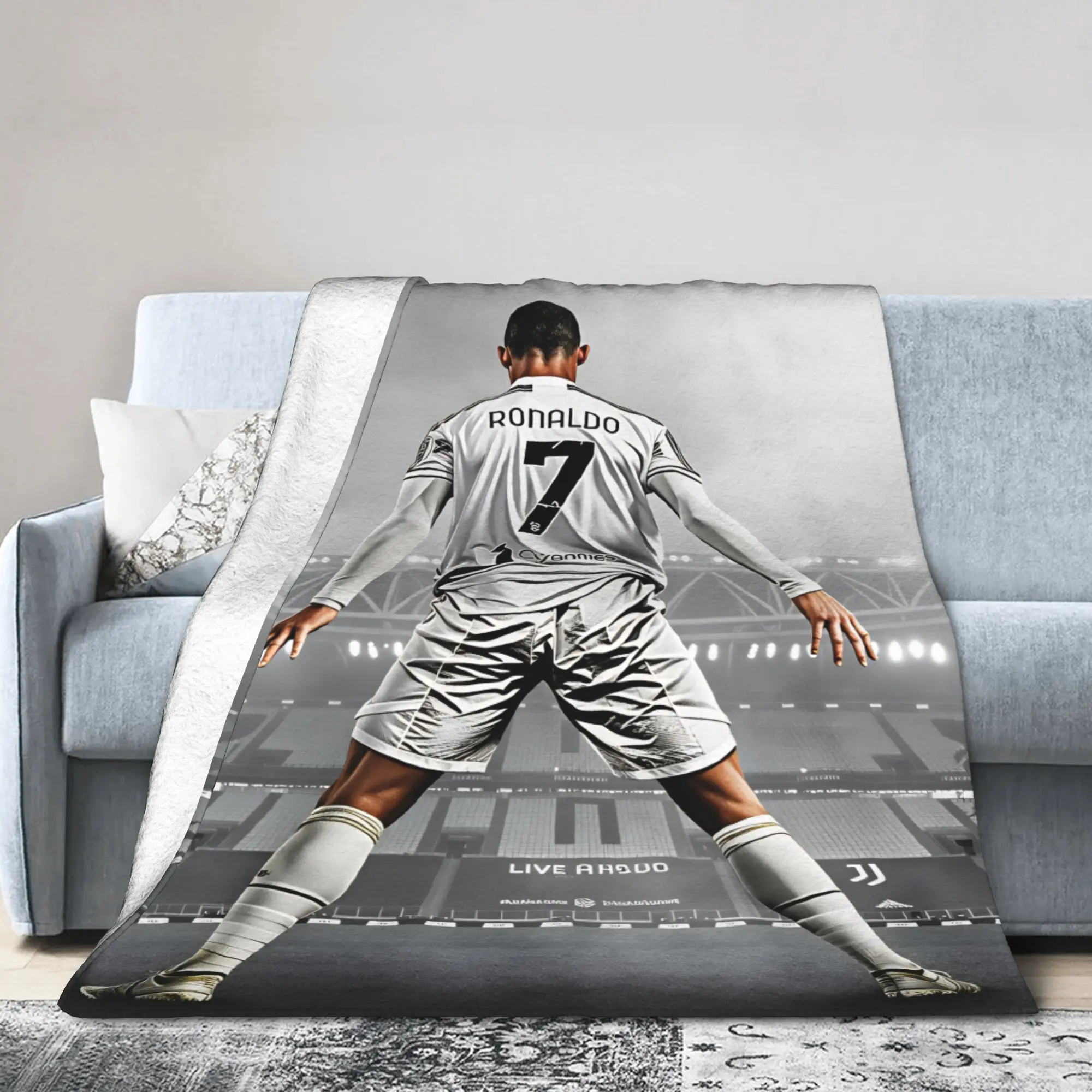 Dynamic Soccer Player Blanket CR7 Warm Pattern Plush Bedding Throws For Child Home Decor Flannel Bedspread Bed Cover
