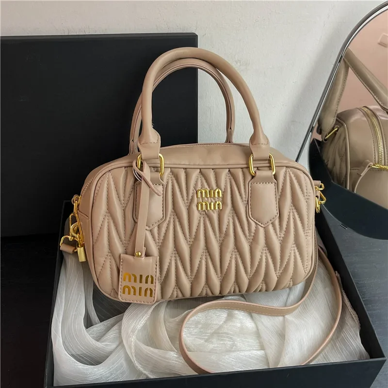 2025 กระเป๋าหนังโบว์ลิ่งหรูหราสําหรับผู้หญิง - กระเป๋าสะพายไหล่ลายริ้วรอย, กระเป๋าสะพายข้างสไตล์มินิมอลกระเป๋าถืออินเทรนด์