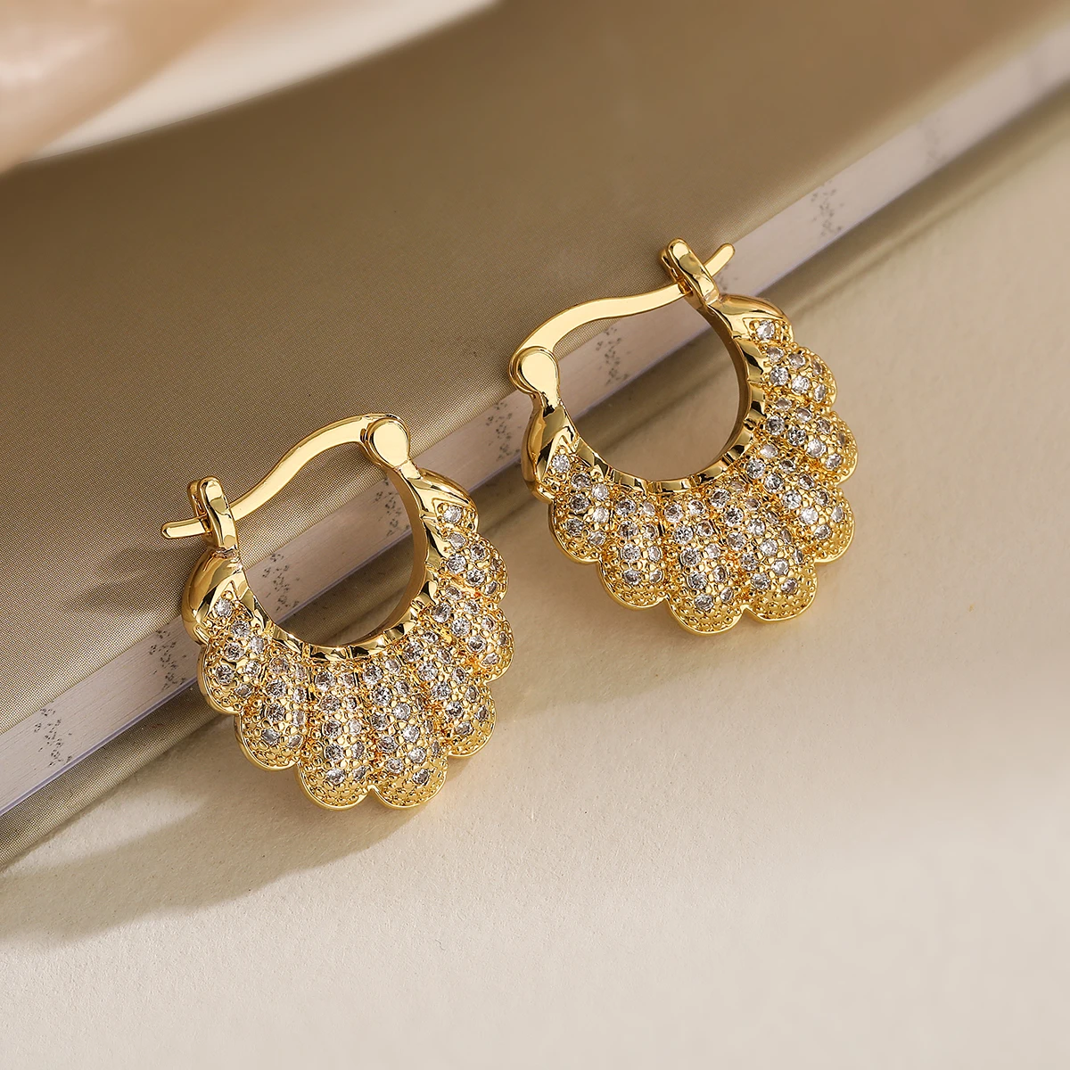 Light Luxury Cubic Zirconia Shell Shaped Earrings For Womon,Vintage OL Hoop Earrings Party Dating Wedding Female Jewelry