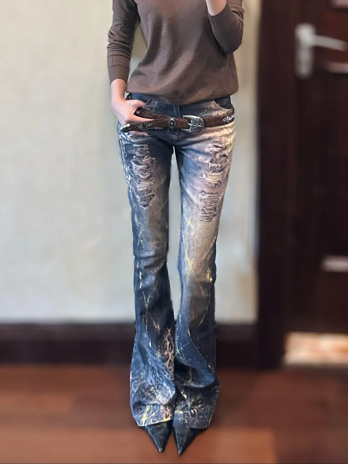 

Женские джинсы с низкой посадкой, облегающие, винтажные, с эффектом потертости, микро-клеш, с леопардовым принтом и золотым штампом, для создания сексуального образа