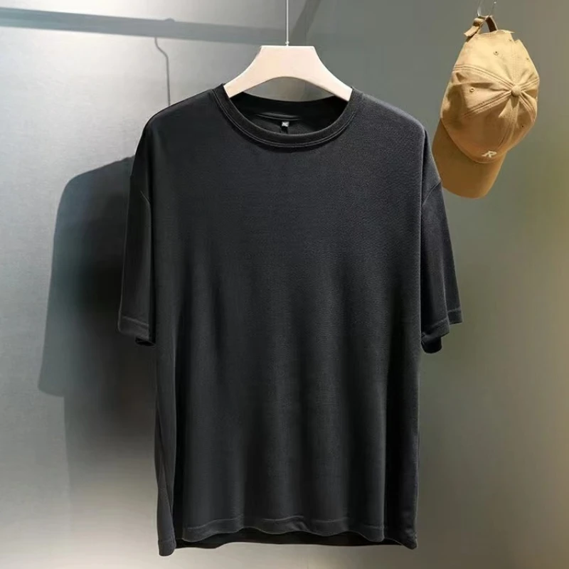 

Футболка мужская короткая с V-образным вырезом и коротким рукавом