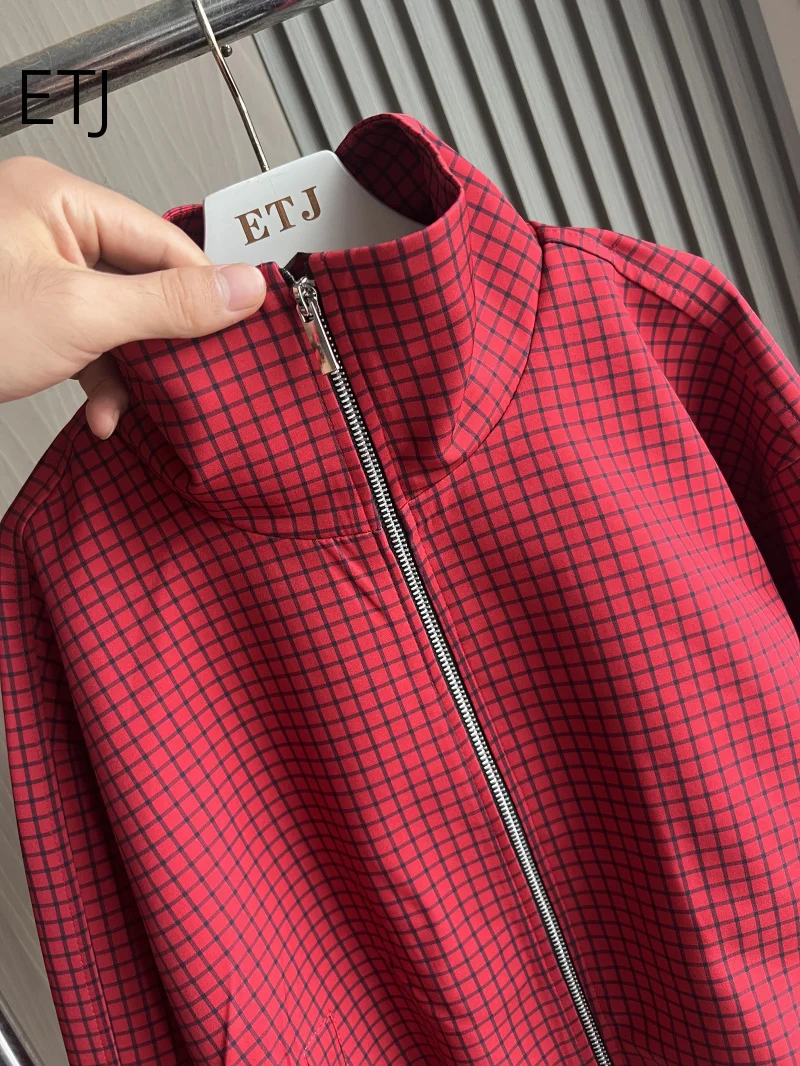 ETJ 2026 Damen Rote Karierte Harrington-Jacke, Kurz Geschnitten, Oversized, Stehkragen, Reißverschluss, Racer-Mantel, Vintage-Gittermuster, Streetwear-Oberbekleidung – Detail 4
