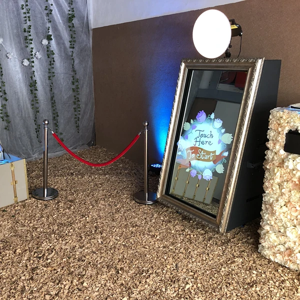 Vintage Party Automatic Mirror Photo Booth Machine