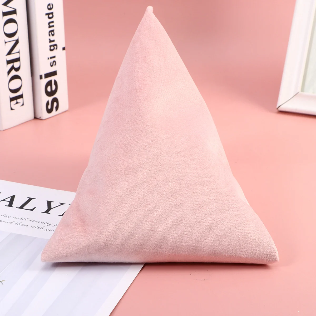 Phone Tablet Multi-angle Triangular Support Pillow Pillow Reading Stand for Home Dorm Daily Use ( Pillow)