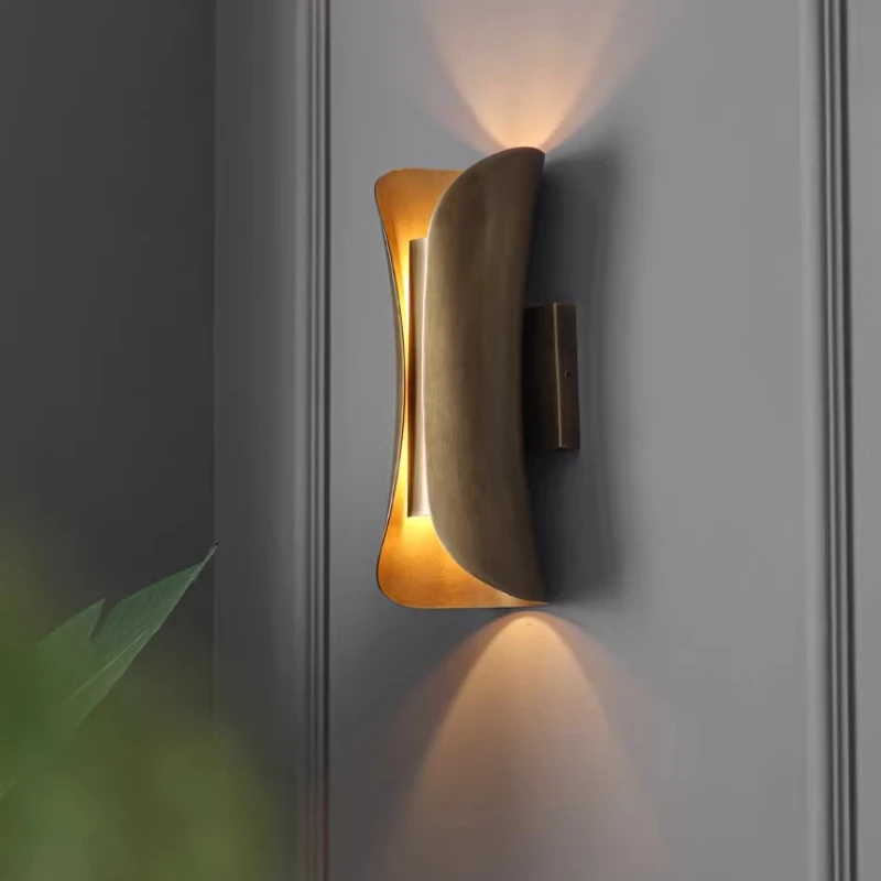 

Nordic LED Wall Lamp Postmodern Minimalist Iron Sconces Living Room Bedroom Bedside Restaurant Corridor Decor Home Wall Lights