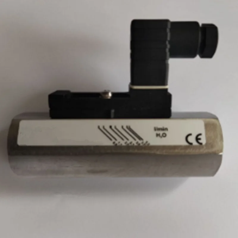 مفتاح ضغط جديد وأصلي 100% 0711-339.4 شحن سريع عبر FedEx أو DHL Express!