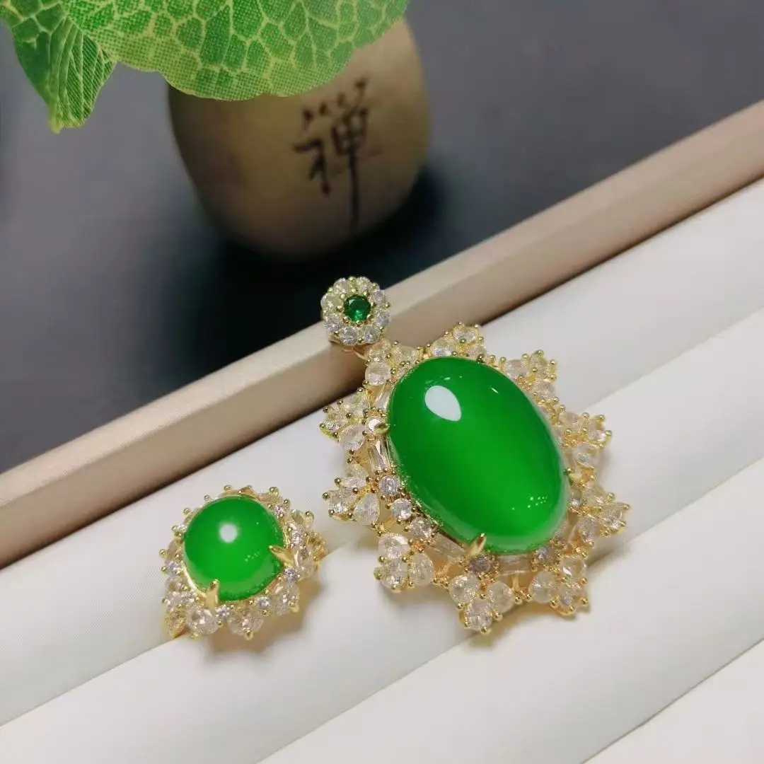 

j classic hot selling natural chalcedony agate full green Buddha necklace inlaid Maitreya Buddha pendant sweater pendant