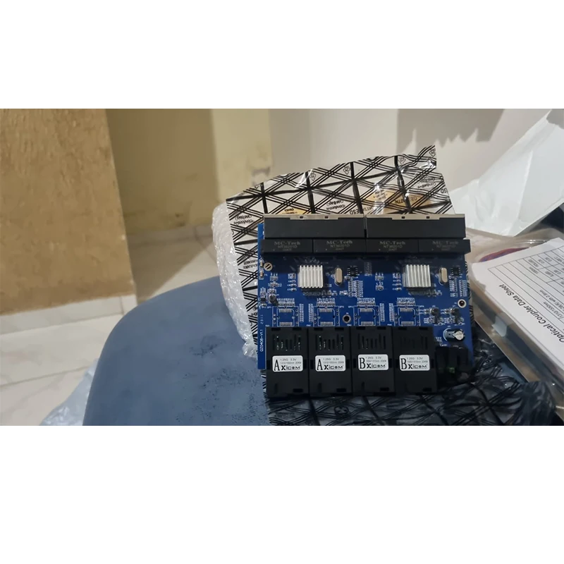 

5PCS 100/1000M 1.25G Ethernet Fiber Optic Switch SC Simplex Plate Metro 4 Fiber 8 RJ45 Singlemode Switch Converted