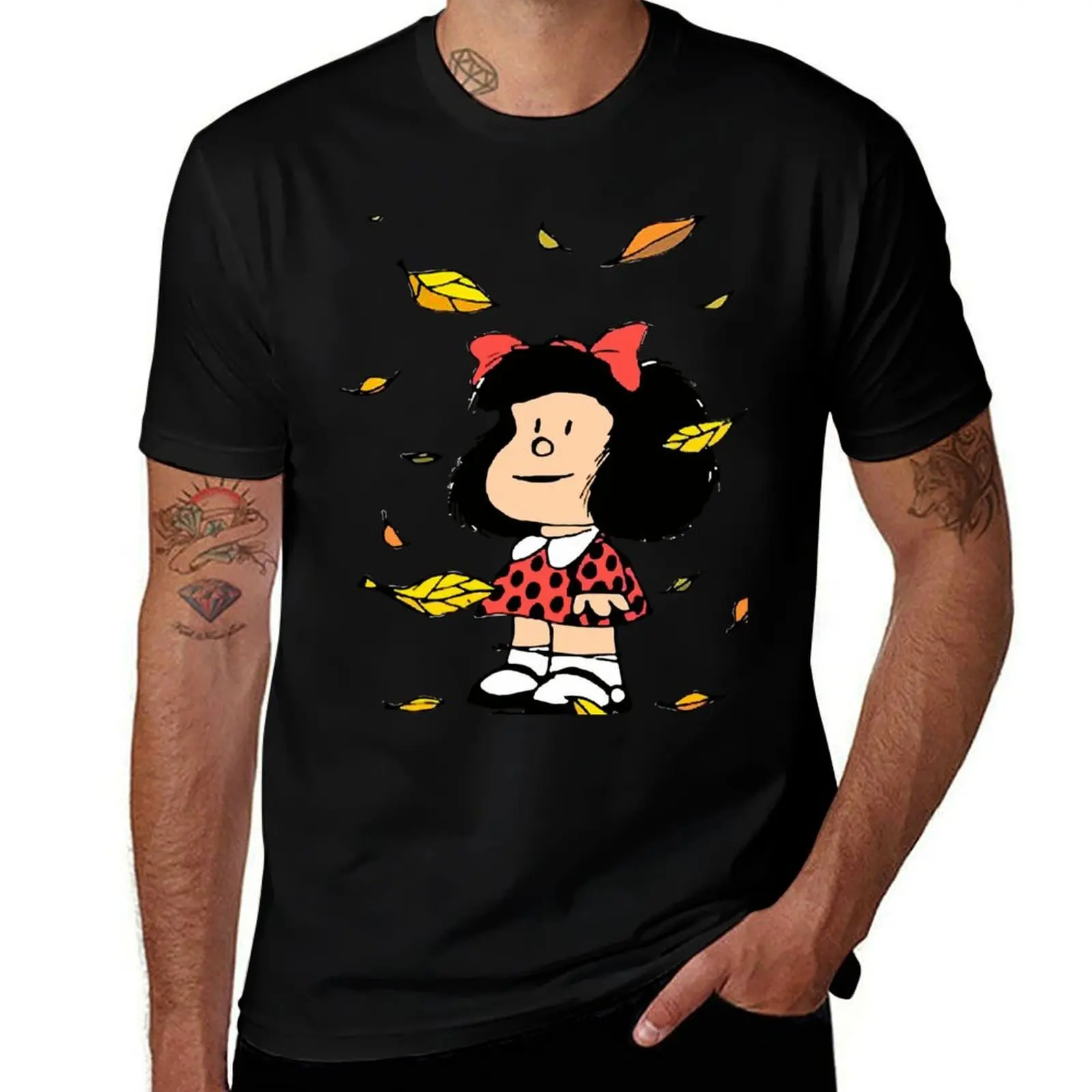 

Mafalda autumn leaves Quino Comic argentino T-Shirt man t shirt graphic man t shirt luxury T-Shirt