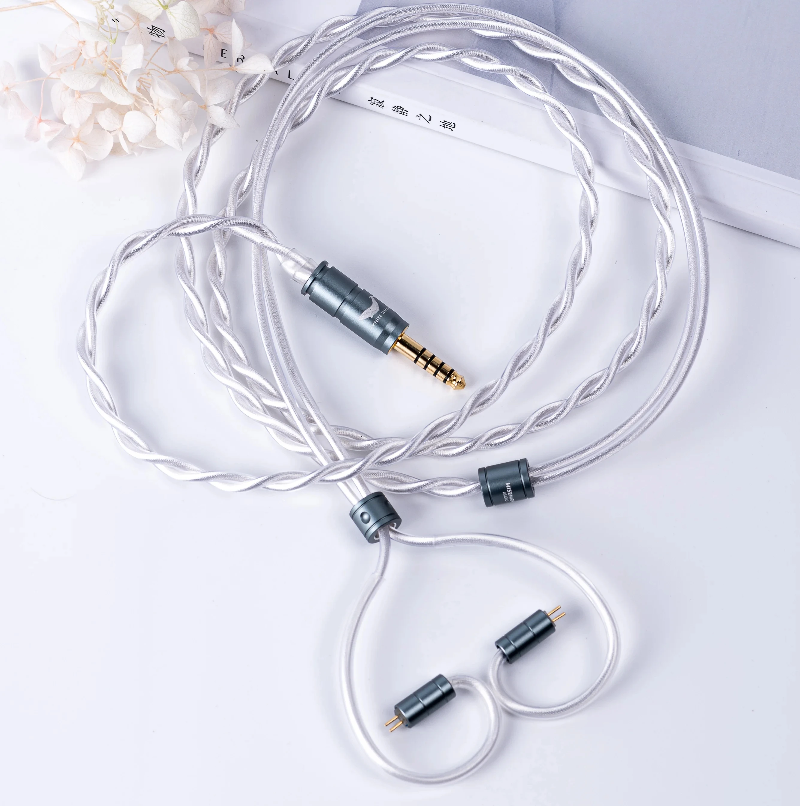 

Hisenior WhiteWhale Earphone Cable Silver Plated 4.4mm Balanced Plug 0.78mm 2Pin Upgrade Cable For KZ 7HZ S12 YUME KZ FUDU ZERO