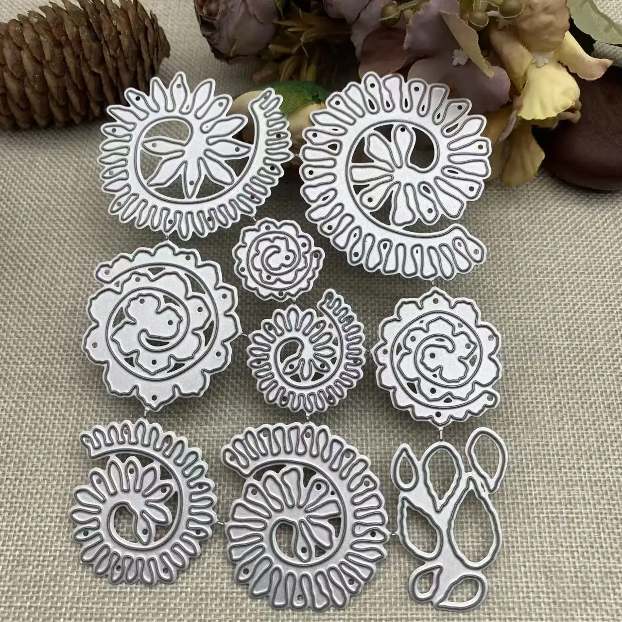 1 Stück 8 Stile 3D-Blumen Metall-Stanzformen Schablonen für DIY Scrapbooking Album Dekorative Bastelarbeiten Prägung Papierkarten-Herstellung