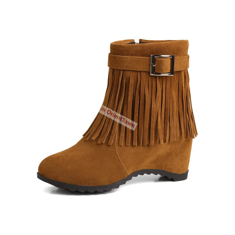 Botas con borlas versión coreana japonesa para niñas, tacón inclinado universitario, aumento de altura interior, hebilla de cinturón, bota corta para mujeres, talla 42