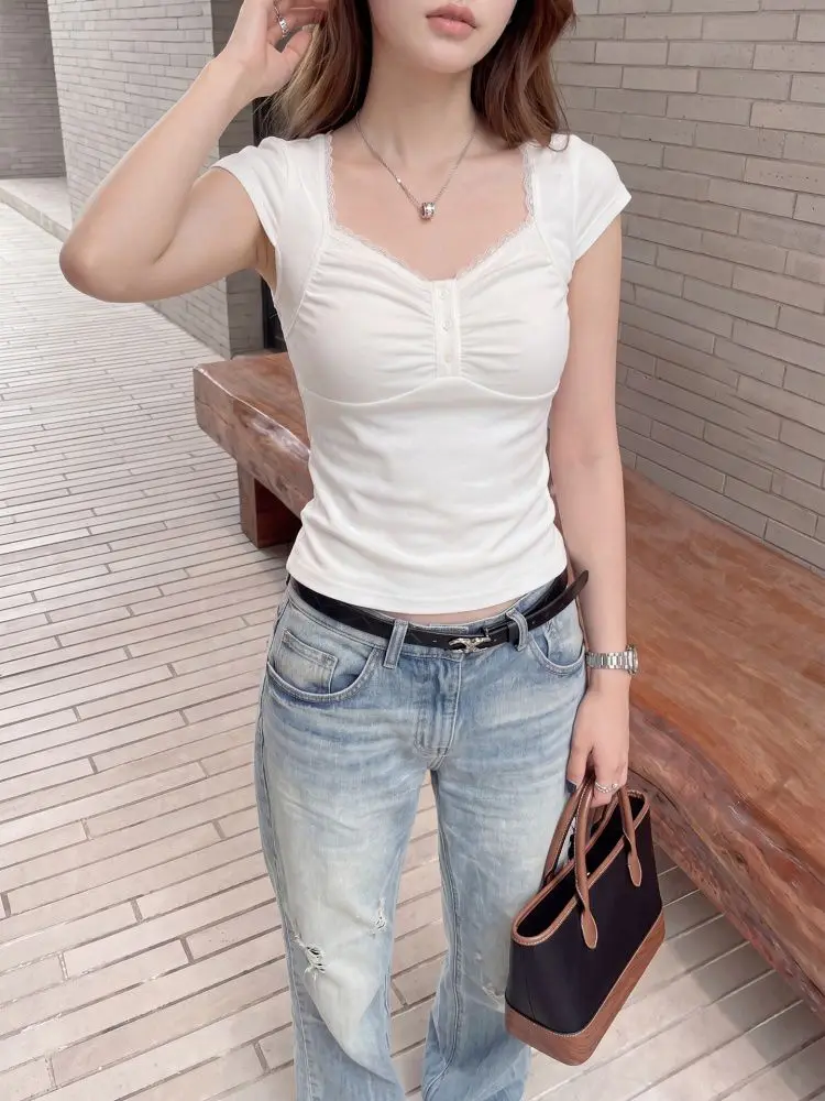 Süßes, geknöpftes, kurzes Oberteil für Damen, Sommer, niedlich, schmal geschnitten, mit Spitzennähten, quadratischer Kragen, T-Shirts, Y2K-Kleidung, koreanische T-Shirts, Weiß – Detail 6