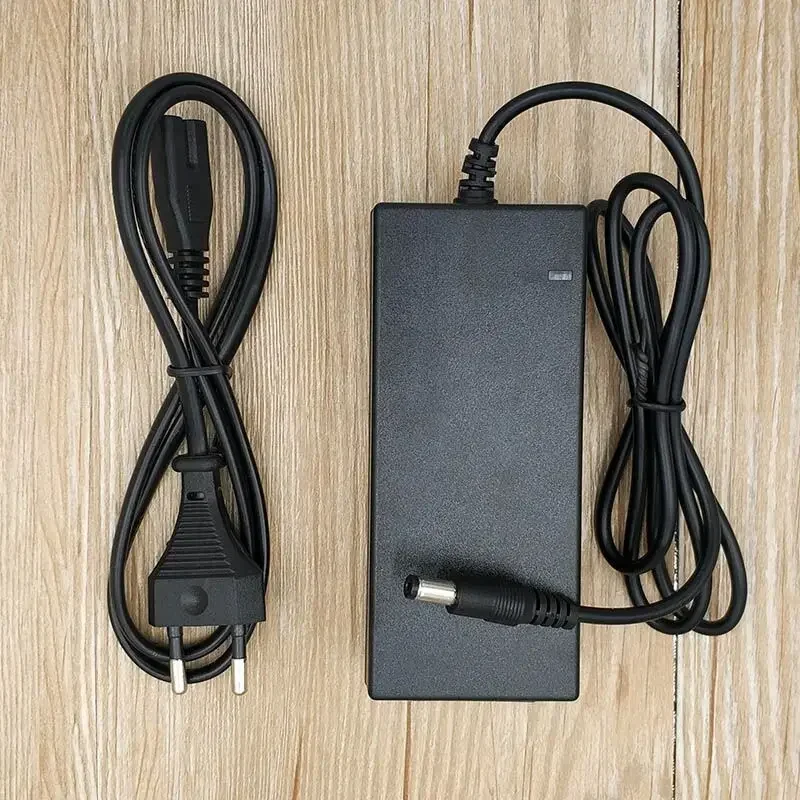 5.5inch FCC ROHS Approval Balance Electric Scooter Battery Charger 24V 29.4V 2000mA for 4 Wheels Skateboard