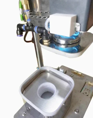 Electric Manual Vacuum Capping Machine for Food for Sealing Glass Bottles Canned Chili Sauce Durable Wood Packaging Material