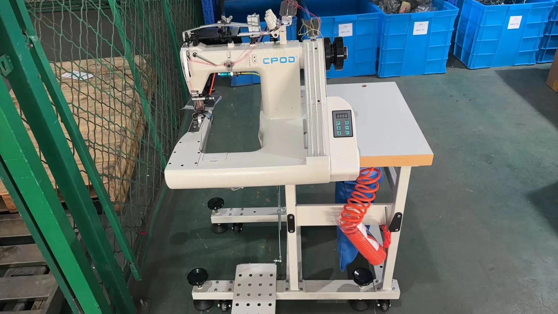 QK-J9588 Factory Price Automatic Feed off the Arm Sewing Machine with Built-in Tug Direct Drive Motor