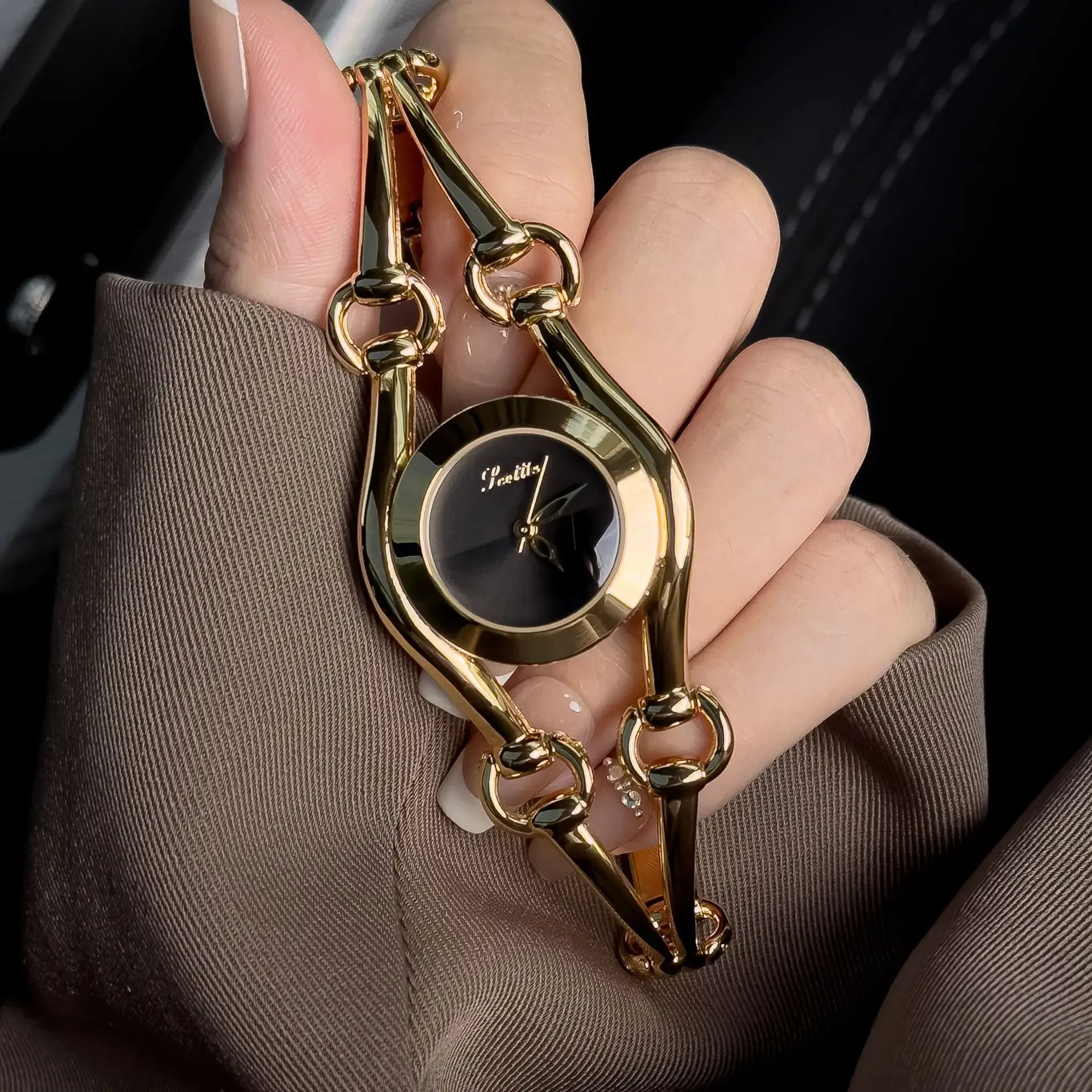 new bracelet watch women's light luxury high value women's waterproof women's watch cross-border