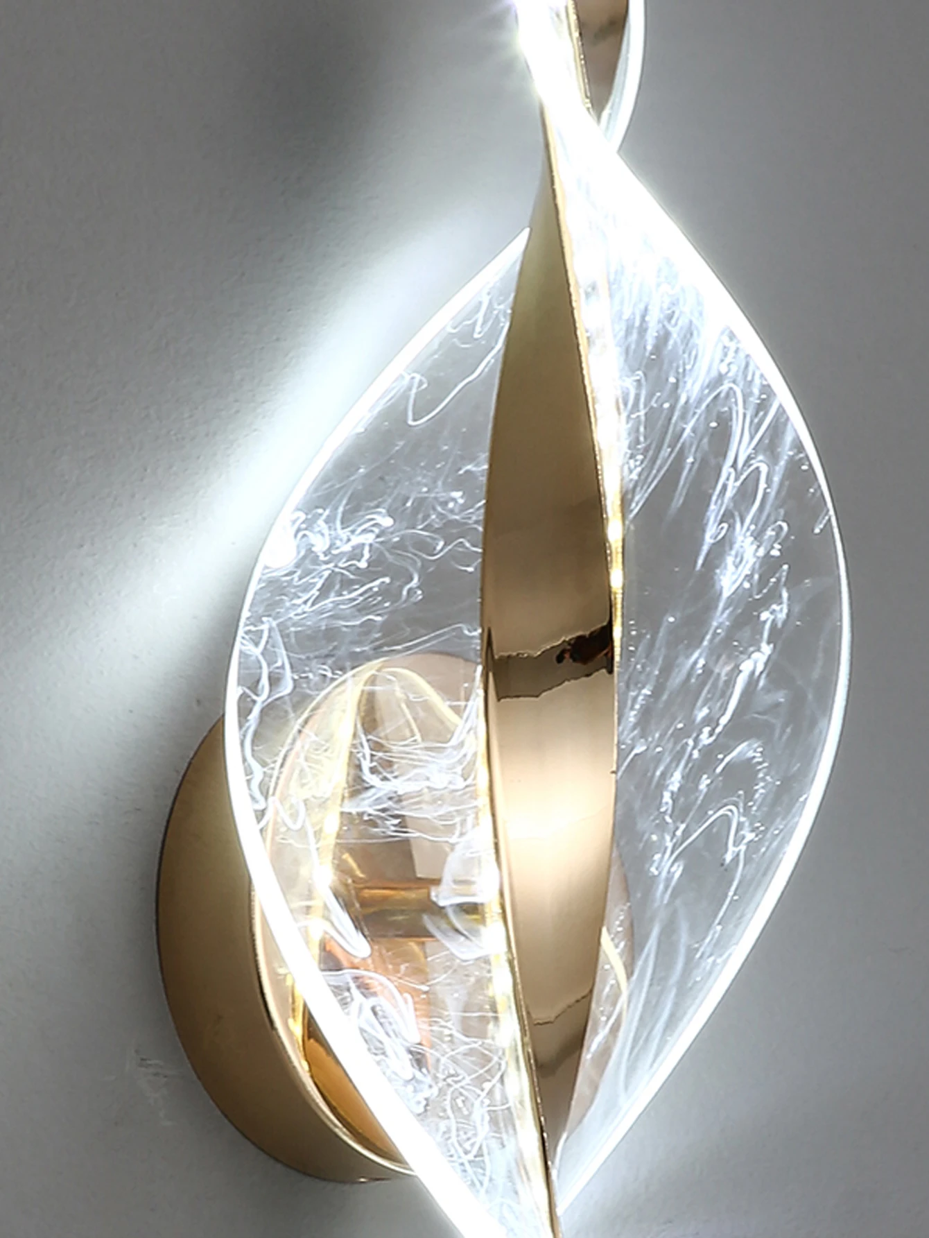 1 قطعة/2 قطعة شمعدان جداري أكريليك LED حديث ذهبي/أسود لامع للجدار الخلفي لغرفة المعيشة وغرفة النوم وإضاءة ديكور المنزل بجانب السرير.