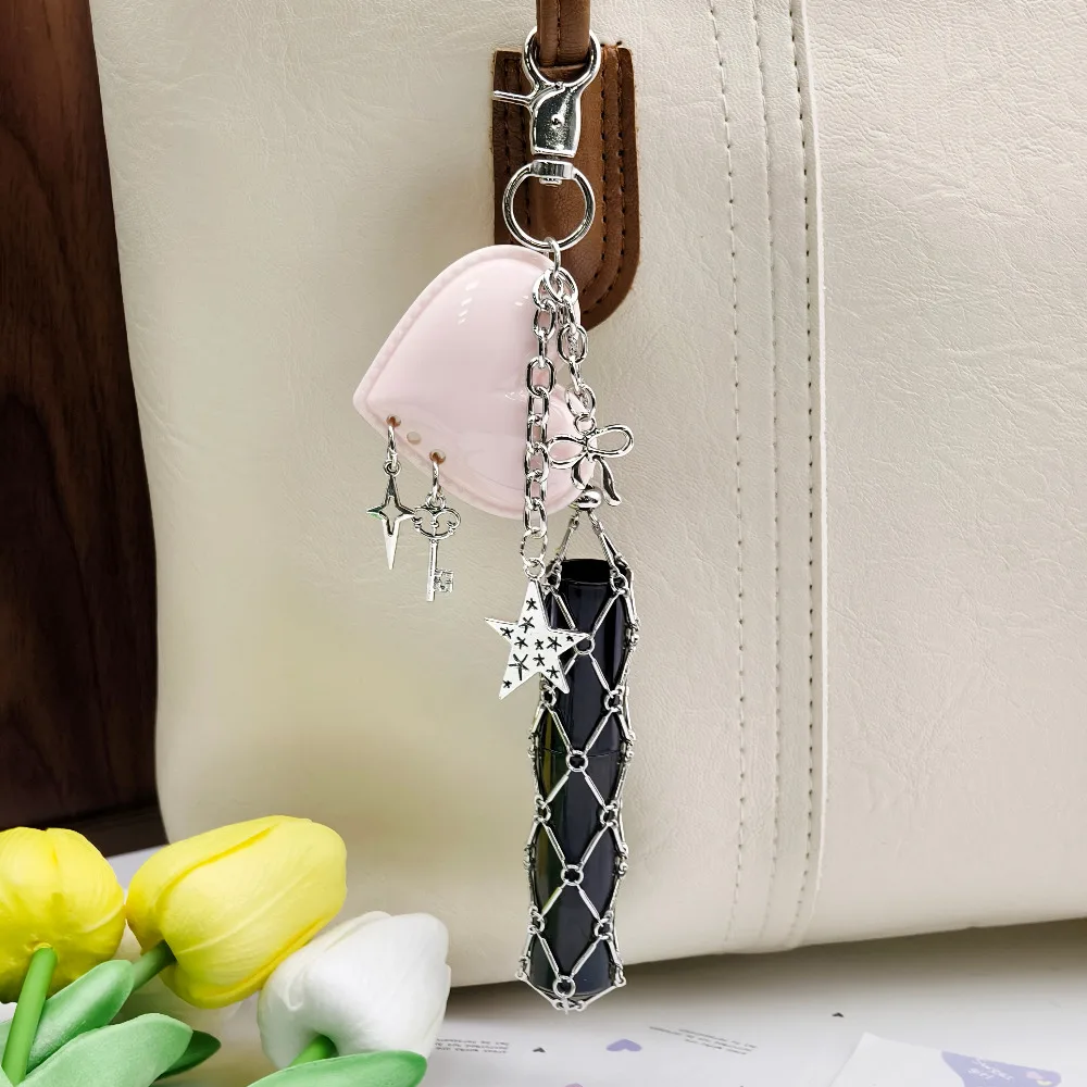 Y2K Trendige Metall-Lippenstifttasche mit Netz-Schlüsselanhänger, Liebesanhänger, tragbarer Schlüsselring, Spiegel-Schutztasche, Charm-Ketten für Damen als Geschenk – Detail 2