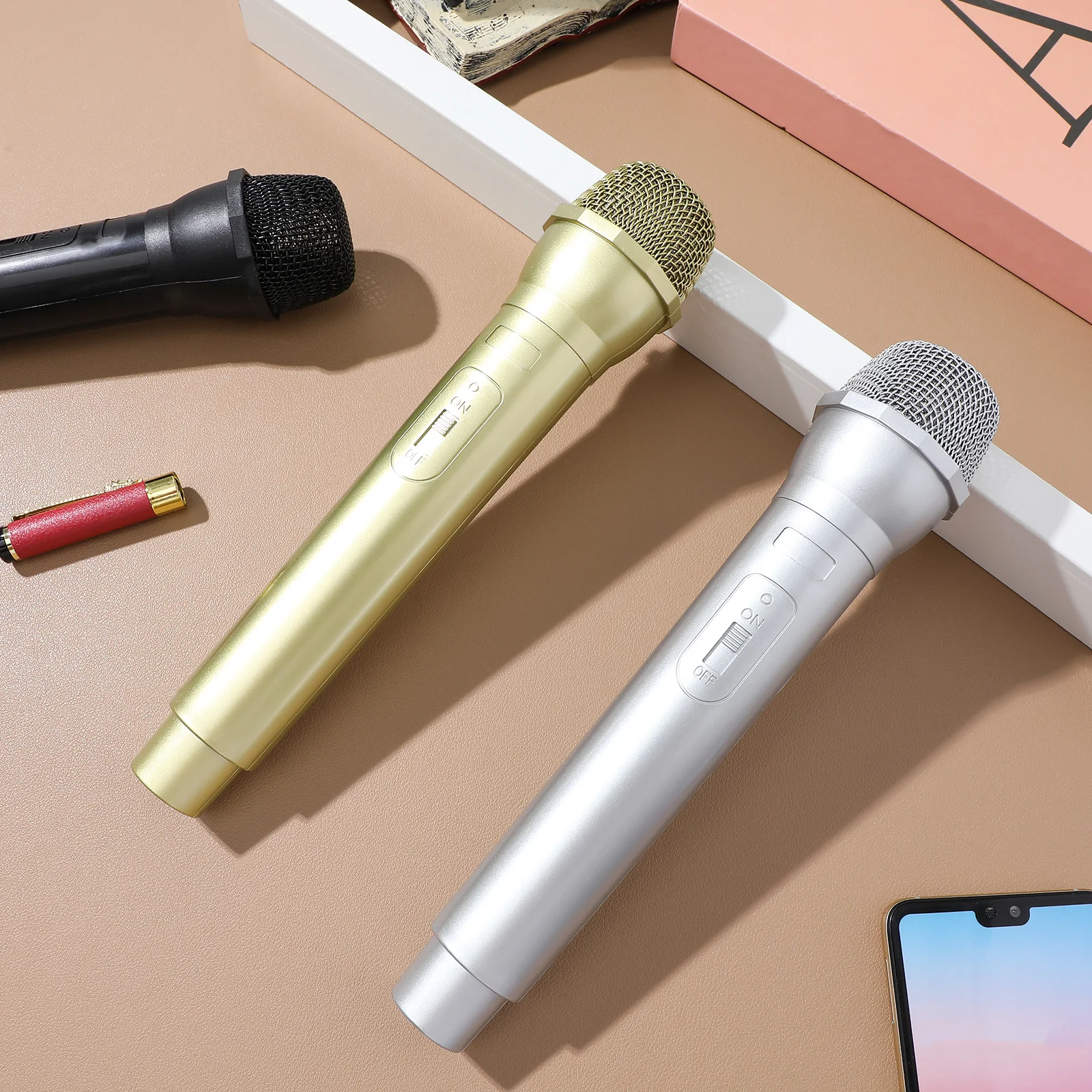 

3Pcs Plastic Fake Microphones Prop Mic for Birthday Party Karaoke Dance Show Stage Performance Simulation Microphone