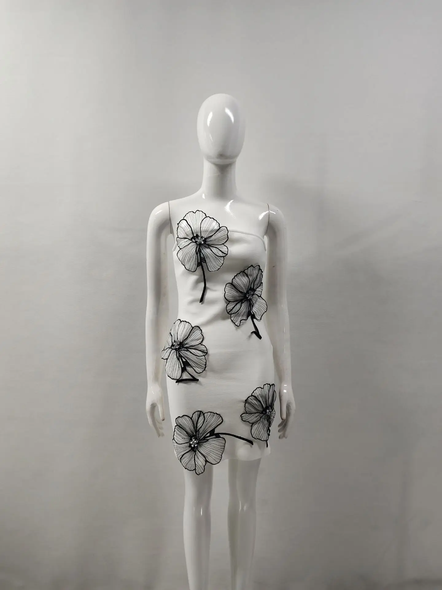 High Quality Women Sexy Strapless Black Florals Bodycon Mini Bandage Dress Fashion Celebrate Elegant Evening Party Dress Outfit