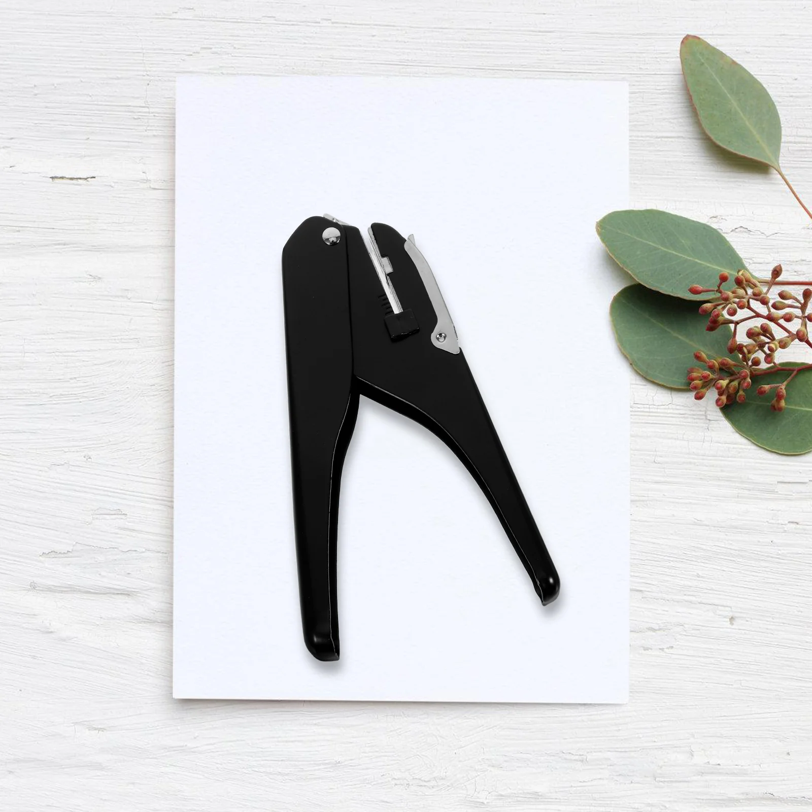 Document Card Punching Machine Hole Notebook Loose-leaf Tag Puncher Id Badge Oval for Badges Handheld