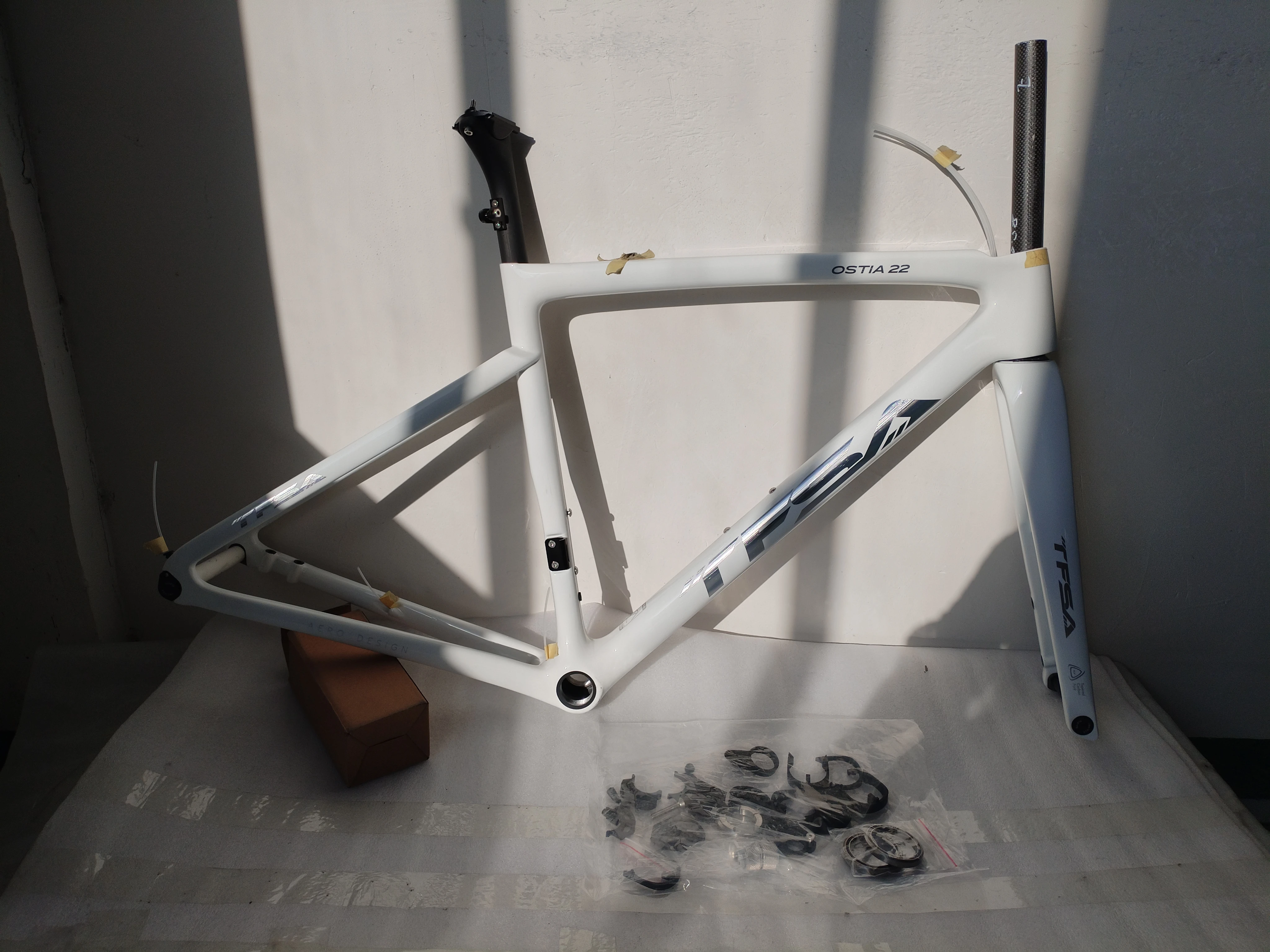 TFSA carbon fiber road bike frame disc brake 27.2mm seatpost with