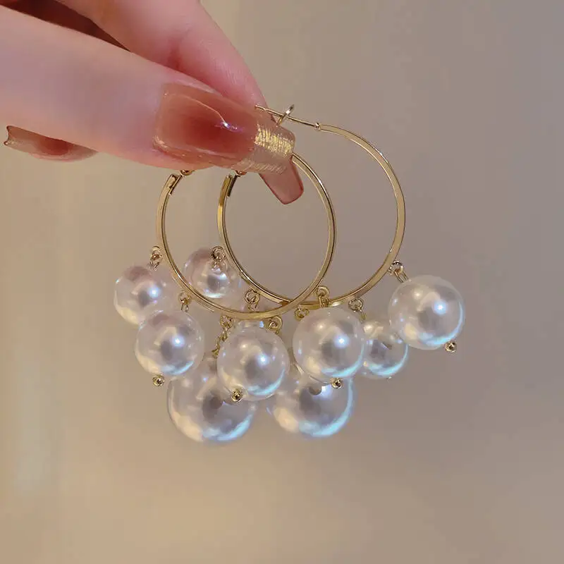 Pendientes colgantes redondos de perlas de Metal, aretes personalizados de estilo europeo y americano, accesorios de boda de viaje para niñas