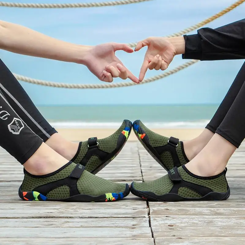 

Unisex Aqua Shoes Rubber No-Slip Beach Shoes Pool River Barefoot Water Shoes For Swimming Hiking Seaside