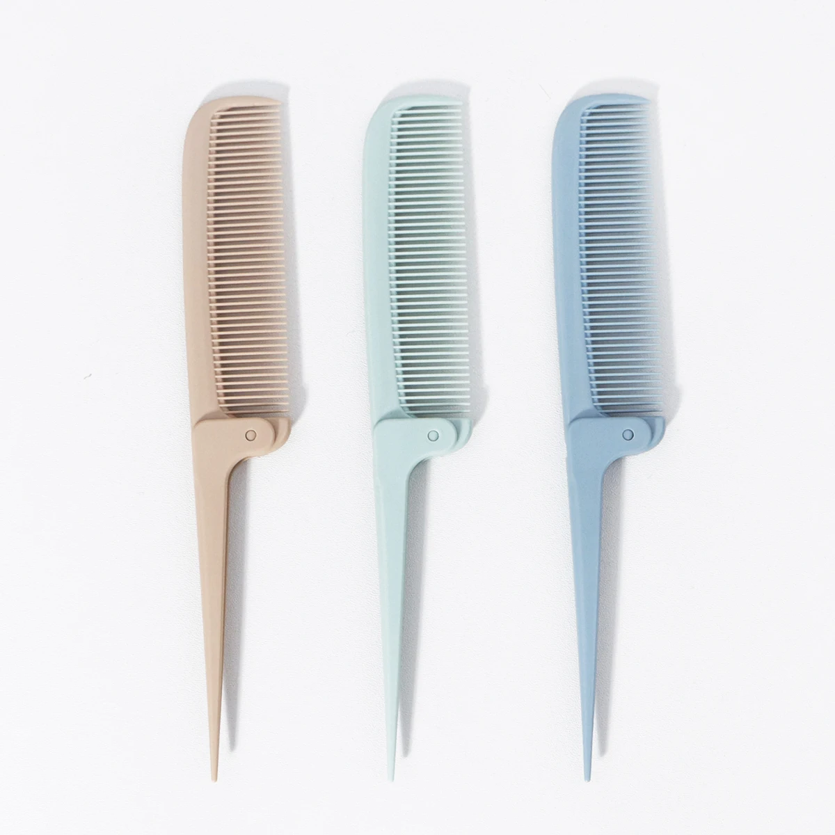 1 Stück tragbarer, minimalistischer, zusammenklappbarer Haarkamm, klein und kompakt, ideal als praktisches Haarstyling-Werkzeug für zu Hause, speziell für Echthaarperücken. – Detail 8