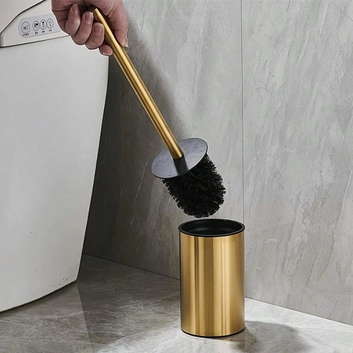 Goldene runde Toilettenbürste aus Edelstahl, mit langem Edelstahlgriff und stabiler Basis für die gründliche Reinigung des Badezimmers. – Detail 1