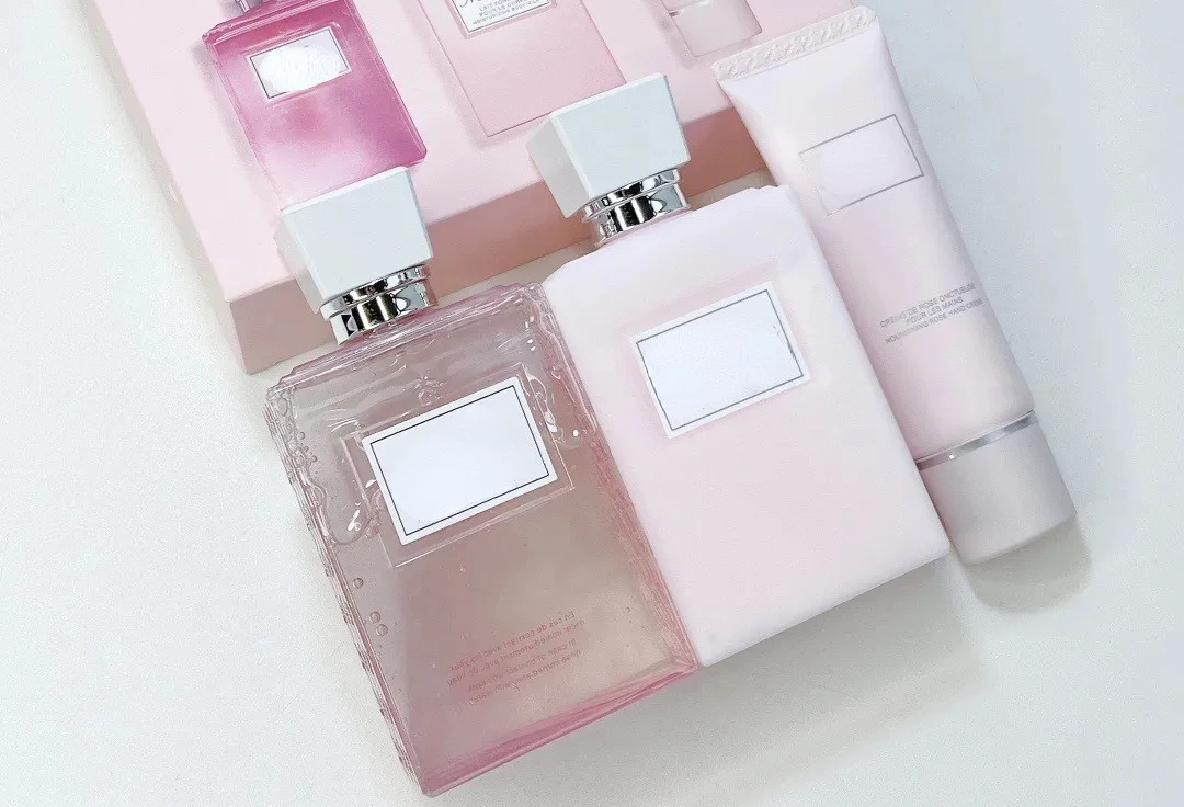Floral Sweetheart Full Body Fragrance 3-piece set 200m shower gel body lotion and  50ml hand cream
