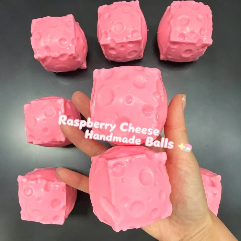 Rosa Käse-Stressball Knuspriger Quetschball Weiches Spielzeug Runde Blöcke Gefülltes Fidget-Spielzeug ASMR Sensorisches Anti-Stress-Spielzeug – Detail 4