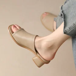 Thick Heel Slippers Outerwear 2023 Summer Square Head Retro Sandals with Mid Heel Beach Slides Solid Girls Comfortable Slippers