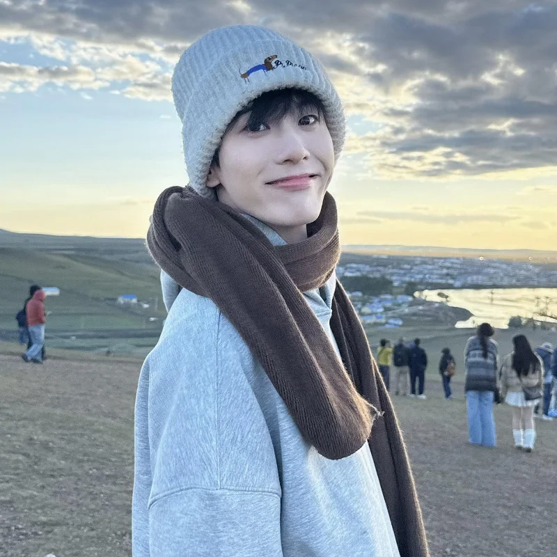 Unisex Korean Warm Embroidered Puppy Knitted Hat Autumn Winter Small Woolen Face Covering Travel Hat for Men Women 4