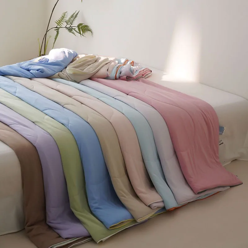 High-Quality Two-Color Summer Cool Quilt Nordic Air Conditioner Thin Comforter for Naked Sleep Lightweight Smooth Solid Blanket